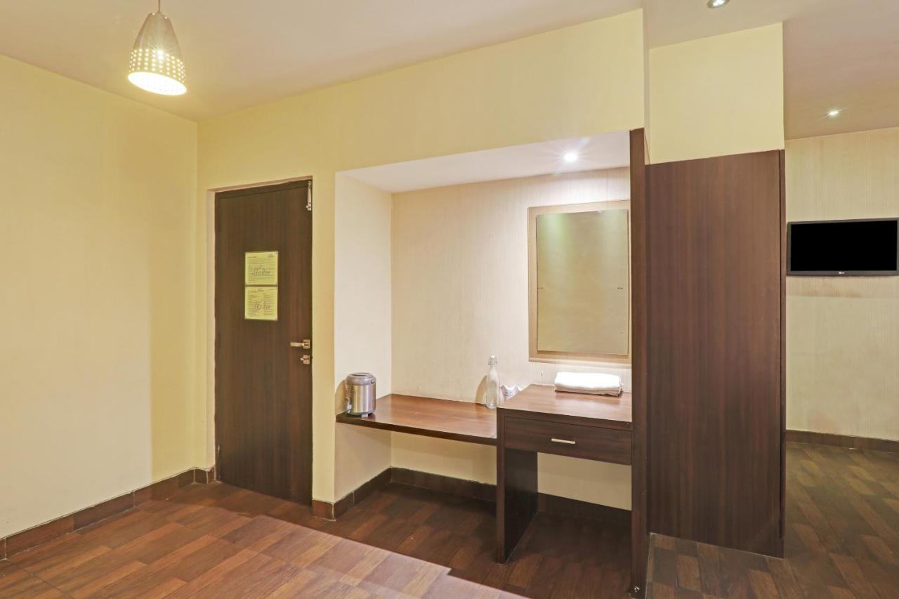 Townhouse Oak Hotel Shelter Lakhnaú Exteriér fotografie